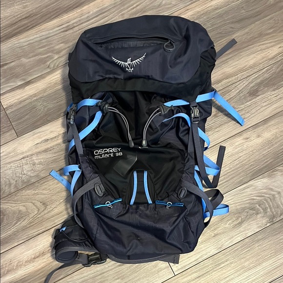 Osprey Mutant 38 Black and Blue Backpack - Picture 1 of 6